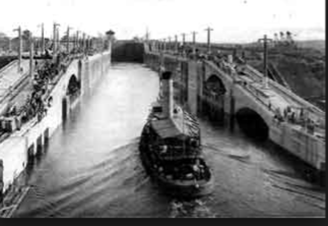 US gives up Panama Canal