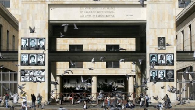 Conmemoración a los magistrados.