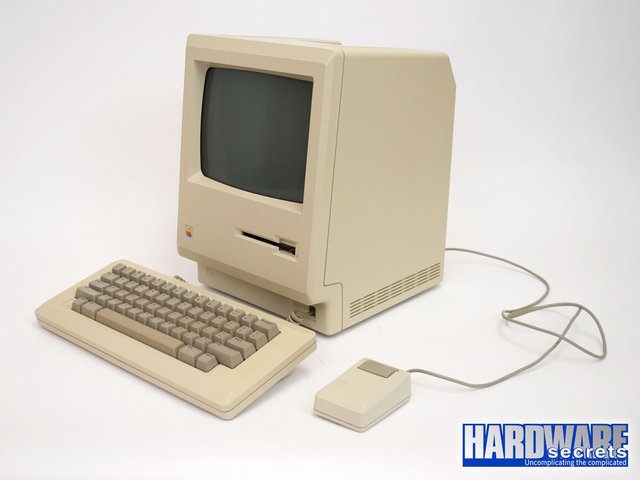 IBM lanza su primer ordenador personal