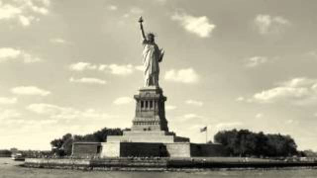 Mawi immigrates to America