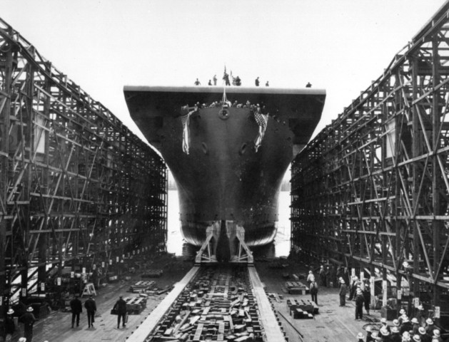 Vancouver Shipyards gear up for war