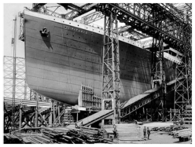 Comienza la construcción del Titanic