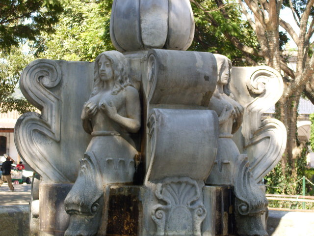 FUENTE DE LAS SIRENAS