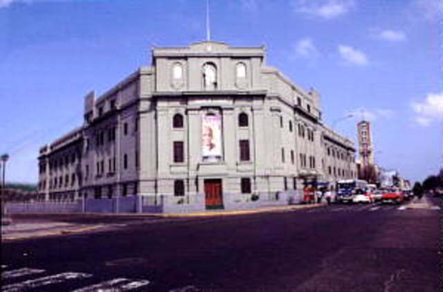 Antonella empieza sus estudios en el colegio