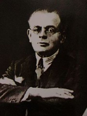 PERÚ: NACE GENARO HERRERA