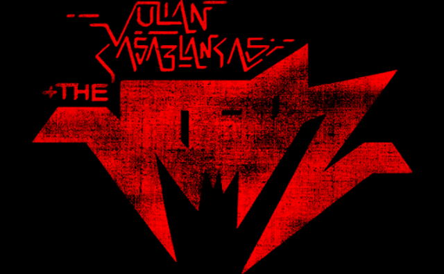 Julian Casablancas red the interview in VOGUE Spain in Benicassim. Valencia.