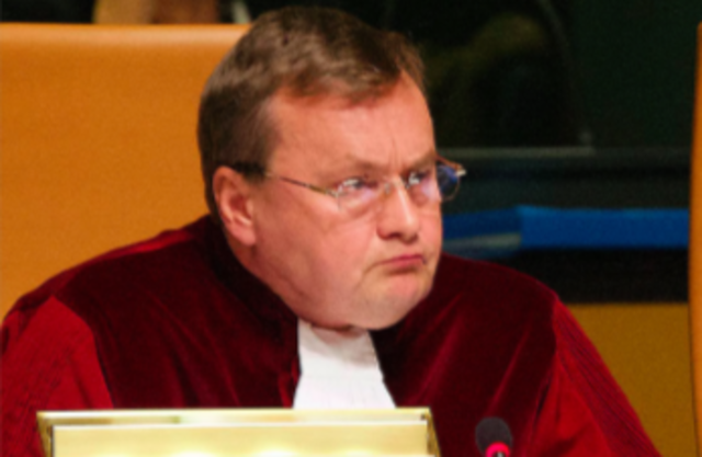 Commercial Court of Madrid request the Intervention of The CNMC and the General Advocate Jaaskinen