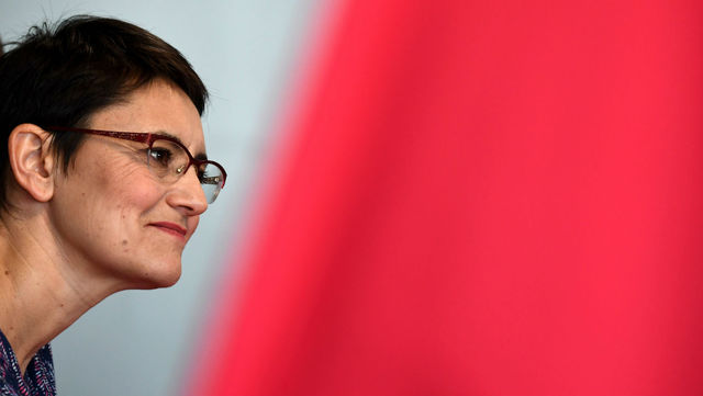 Nathalie Arthaud, seule candidate à travailler pendant la campagne