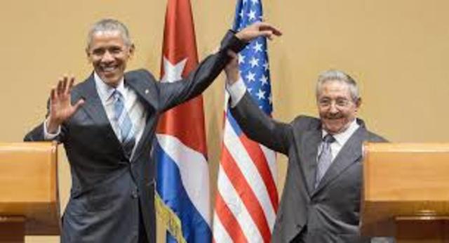 Barack Obama Speaks With Raúl Castro