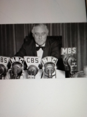 President Franklin d. Roosevelt and British prime minister arrive in Washington