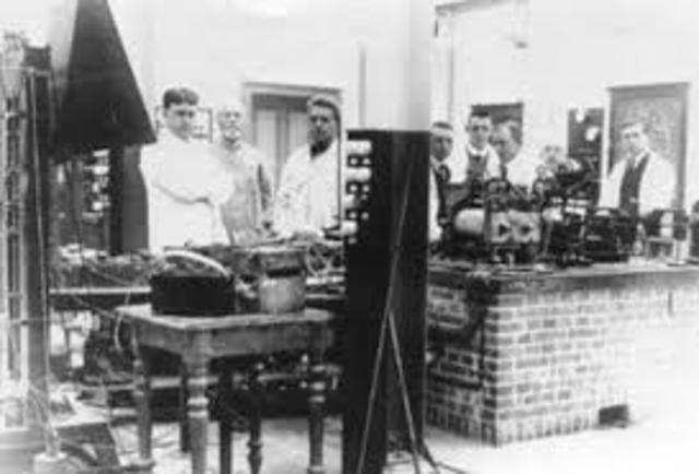 PRIMEROS LABORATORIOS DE ESTÁNDARES