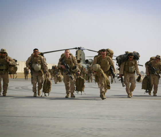 Obama orders troops back to iraq