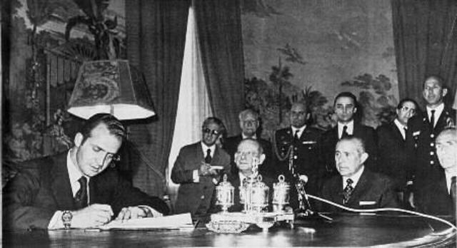 Franco designa a Juan Carlos como sucesor