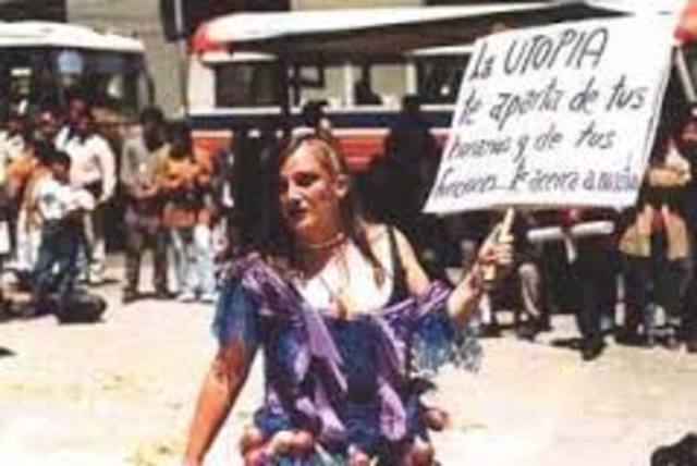 En Bolivia, nace la colectiva feminista Mujeres Creando Comunidad que trabaja con sectores populares y organizaciones sociales de mujeres