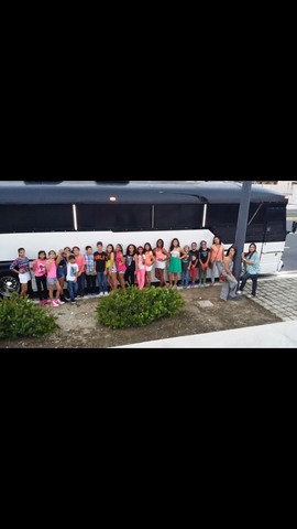 "Party bus" con compañeros de sexto grado