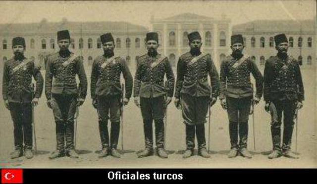 Italia declara la guerra a Turquía.