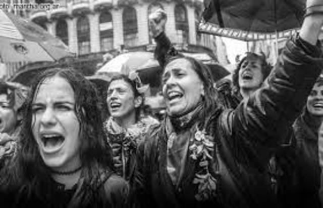 se crea el Partido Feminista