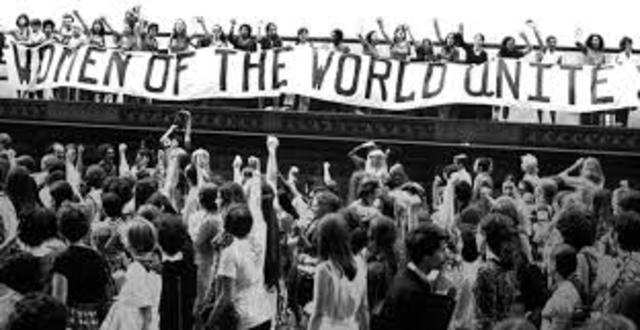 Wollstonecraft (Inglaterra) escribe la obra Vindicación de los Derechos de la Mujer