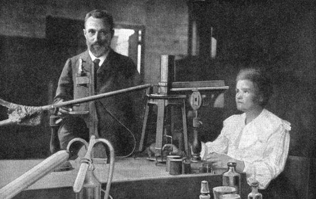 PIERRE Y MARIE CURIE