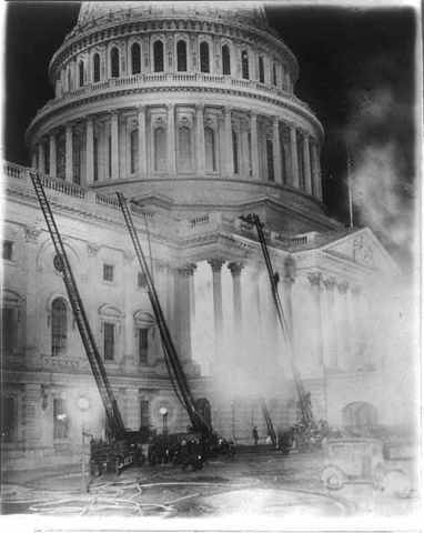 El Capitolio se Incendia