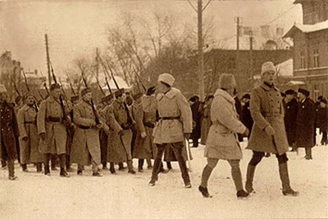 Austria-Ungari kuulutab Serbiale sõja.