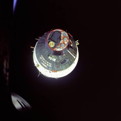 2 spacecraft rendezvous in space