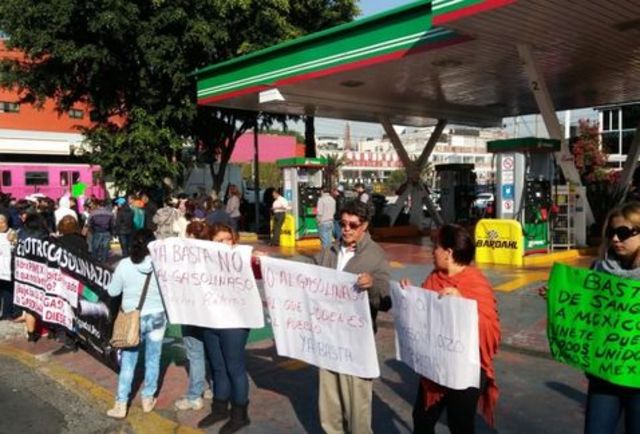 Grupos de personas y organizaciones sociales.