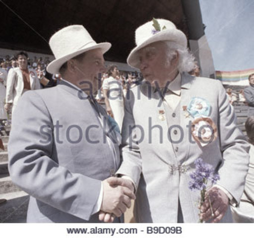 Millal Gustav Ernesaks abiellus.