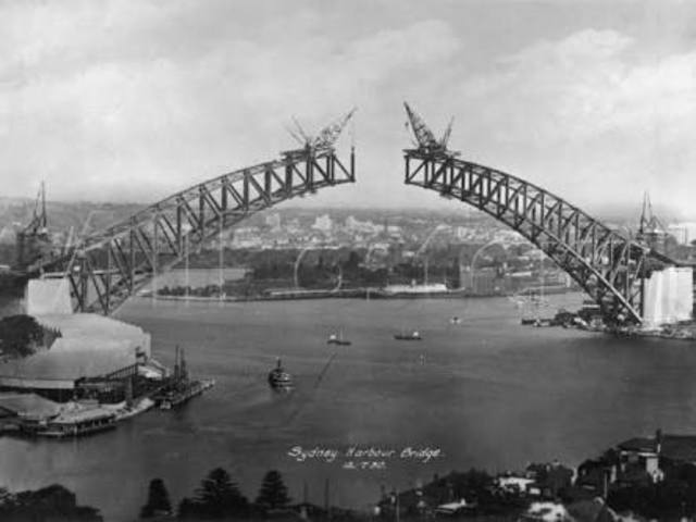 Construction of the harbour bridge