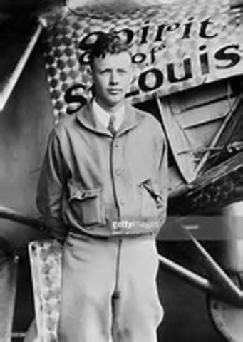 Charles Lindbergh Crosses The Atlantic Ocean Solo