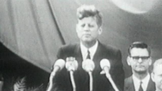 Kennedy gik på talerstolen i Kongressen