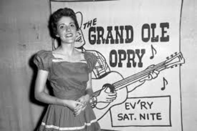 Grand Ole Opry starts on WSM