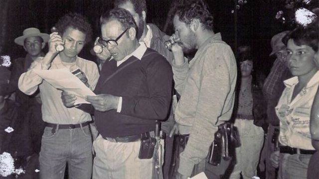 FARC-EP (por Ejército del Pueblo).