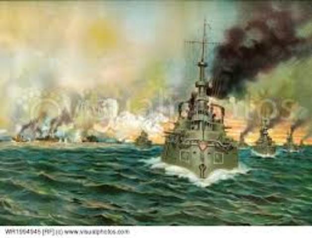 Spanish fleet is destroyed of the coat of Cuba in the Battle of Santiago