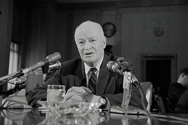 Es elegido el primer director general