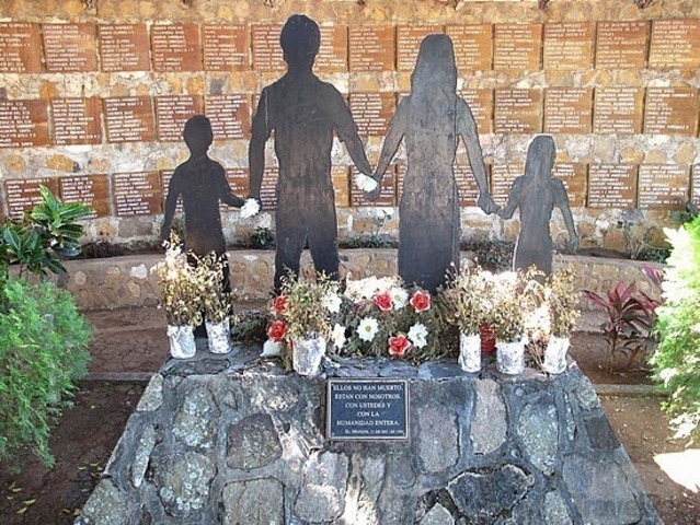 Diciembre 10,1981 Masacre del Mozote