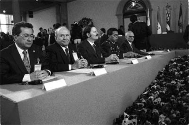 Inicio de negociaciones de paz