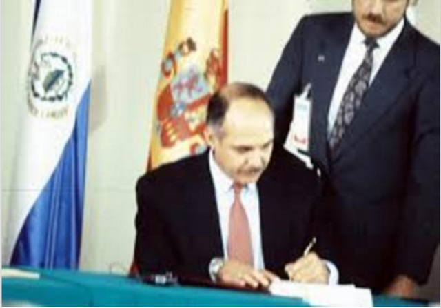 Firman los Acuerdos de Paz en la ciudad de Chapultepec