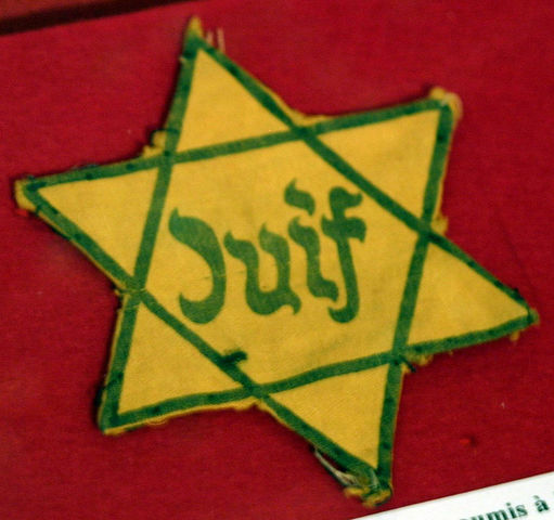 Nazis order Jews to wear yellow stars
