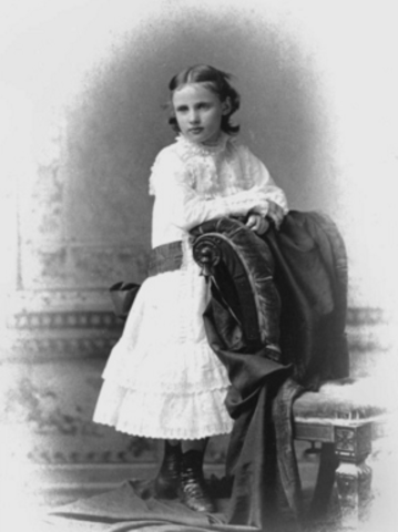 Rutherford Hayes had his first daughter Fanny Hayes
