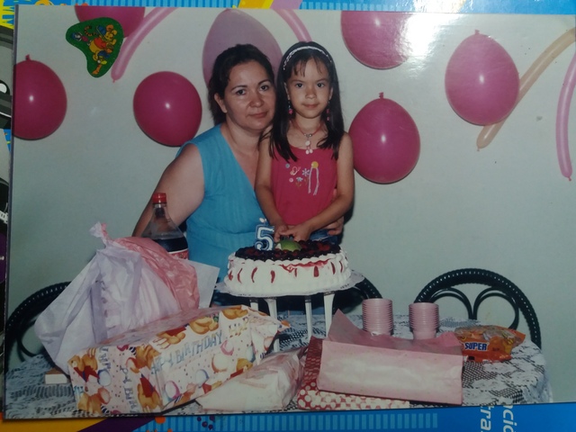 A los 5 años me festejaron mi cumpleaños y me hicieron una celebración.