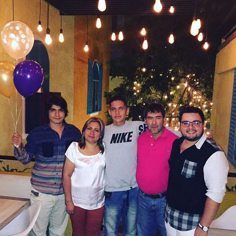 compartiendo momentos con mi familia alos 15 años