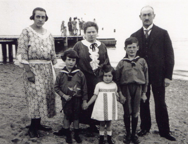 Elie & his family are deported