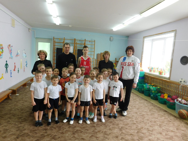 Тренера баскетбольного клуба "Олимп" в детском саду