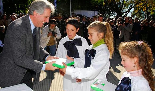 Entrega de la primera Ceibal