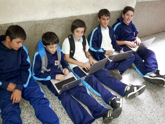 Llegan las computadoras portátiles a las escuelas privadas