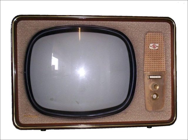 LA TELEVISION