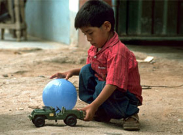 Se indentifica el último caso de poliomielitis en el niño Luis Fermín Tenorio Cortez, en Junín, Perú