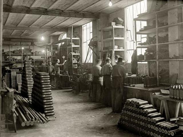 El taller cede su lugar a la fabrica