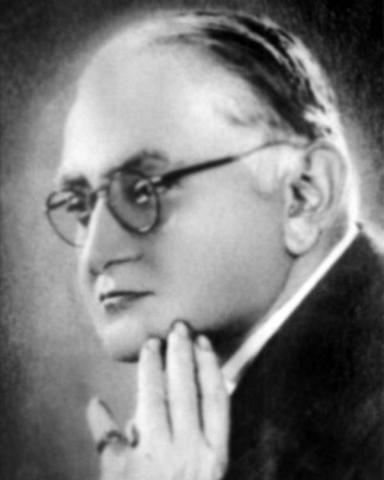 Perú: Nace Santiago Antúnez de Mayolo.